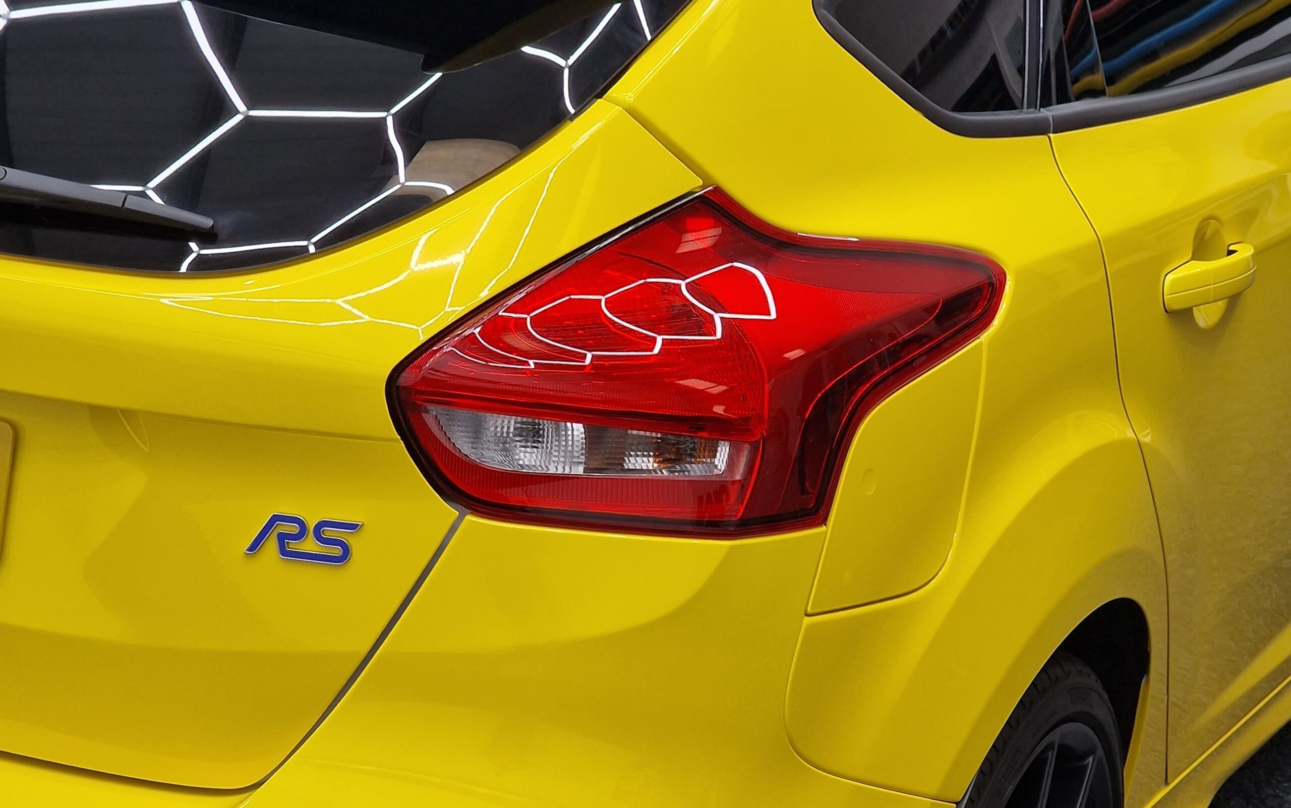 Ford Focus RS – Arlon Gloss Bright Yellow